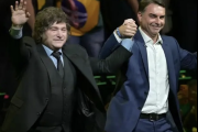 El Gobierno entregó documentación a la Justicia por el paso de Flávio Bolsonaro y negó irregularidades