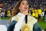 La Sole se emocionó después de cantarle a Lionel Messi en su despedida