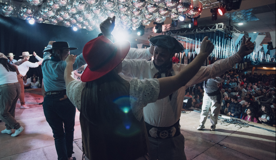 Se prepara un Día de los Enamorados especial, con mateada al ritmo tradicionalista de “Zamba Lentín”