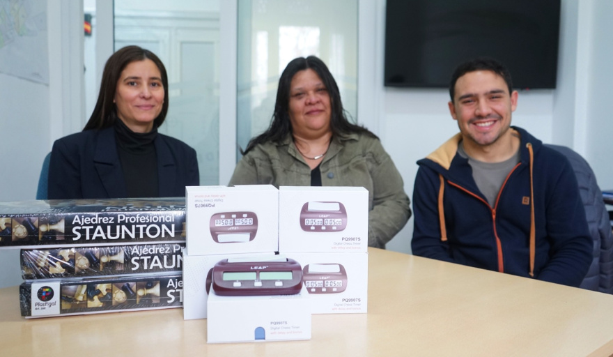La Escuela Municipal de Ajedrez incorporó por primera vez tableros y relojes profesionales