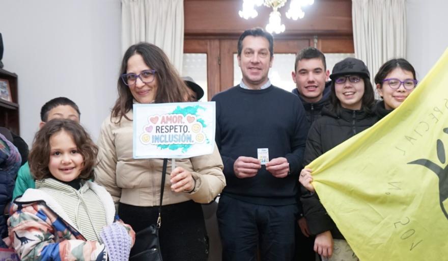 Del barrio al municipio: alumnos de la Escuela 501 compartieron una jornada especial con el Intendente